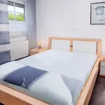 Friesenhaus Greetsieler Grachten Дом отдыха Гретзиль
