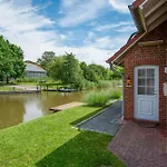 Friesenhaus Greetsieler Grachten Дом отдыха
