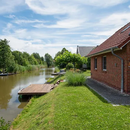 Friesenhaus Greetsieler Grachten Гретзиль